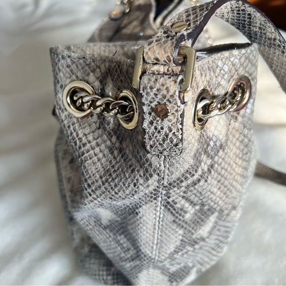 VINTAGE MICHAEL KORS Beige/Brown Python Embossed Leather Jet Set Gold Chain Tote - Picture 5 of 12